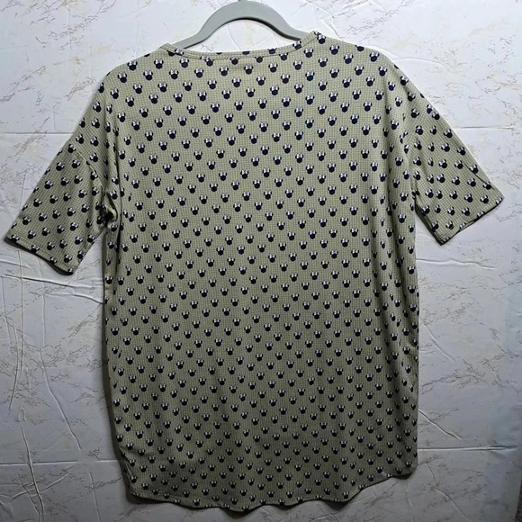 Lularoe | Top | Minnie Mouse Print | Taupe | Size XXS - Picture 2 of 5